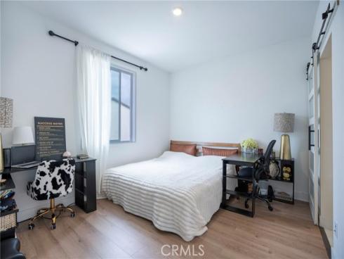 188 Merit , Irvine, CA