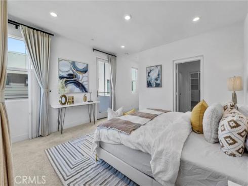 251 Novel , Irvine, CA