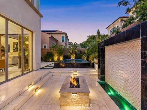 244  Coal Mine  , Irvine, CA