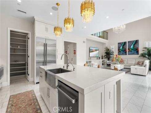 244  Coal Mine  , Irvine, CA