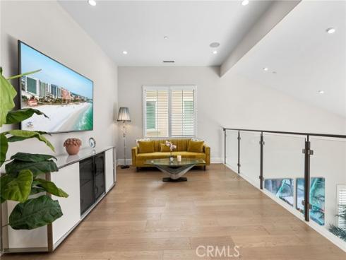 244  Coal Mine  , Irvine, CA