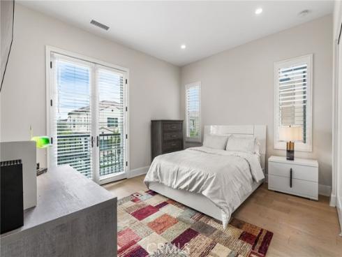 244  Coal Mine  , Irvine, CA