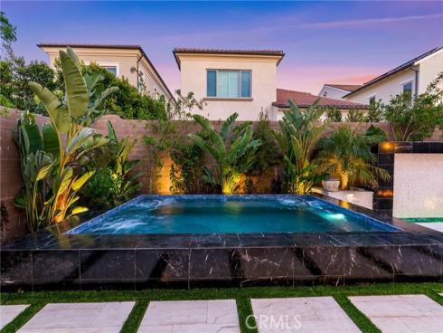 244  Coal Mine  , Irvine, CA