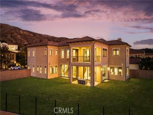 100 Headwaters , Irvine, CA