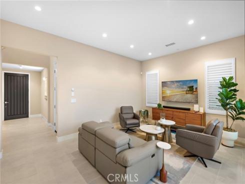 103 Winnett , Irvine, CA