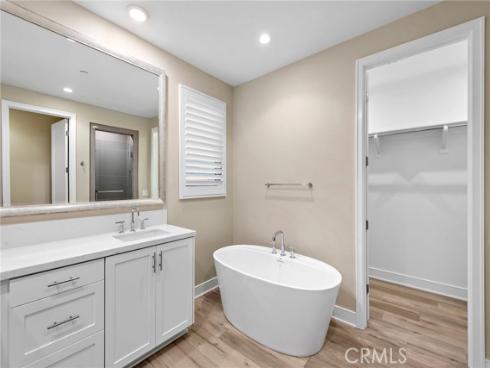 103 Winnett , Irvine, CA