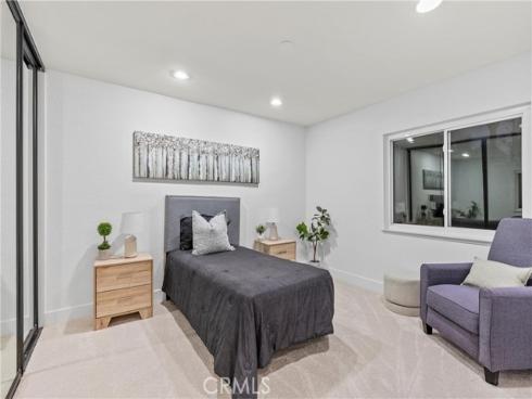 30 Yorktown , Irvine, CA