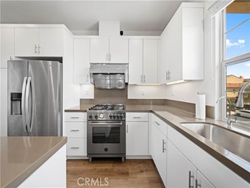 118 Outwest , Irvine, CA