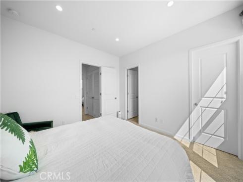 118 Outwest , Irvine, CA