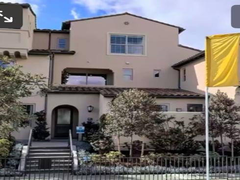 118  Outwest  , Irvine, CA