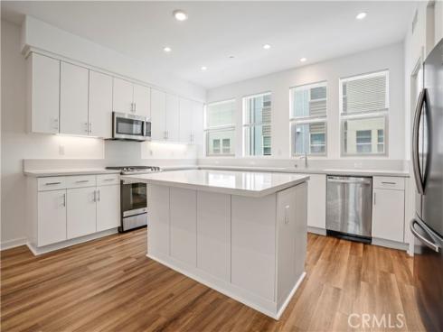 304  Placemark  , Irvine, CA