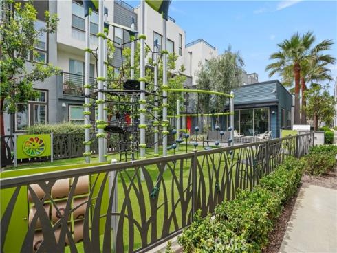 304  Placemark  , Irvine, CA