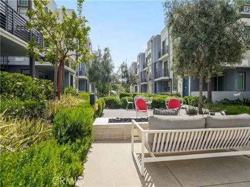 304  Placemark  , Irvine, CA