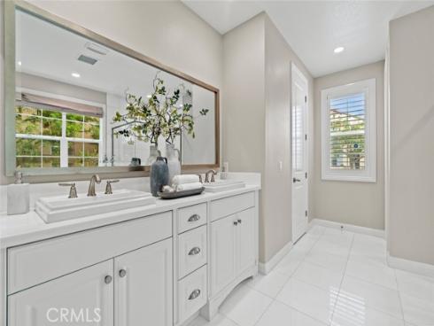 208 Radial , Irvine, CA