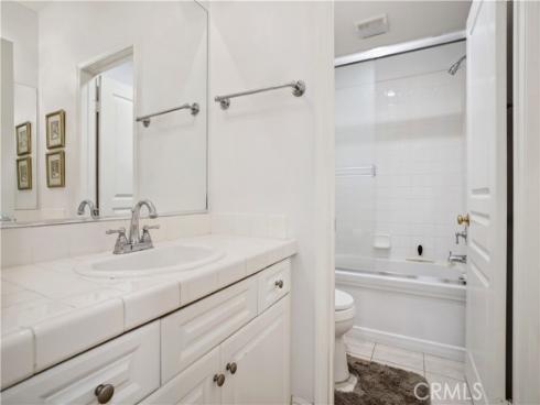 111 Chantilly , Irvine, CA