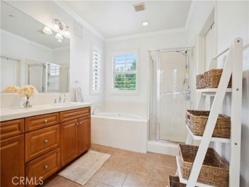 111 Chantilly , Irvine, CA