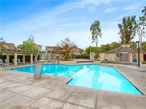 9 Northgrove 11 , Irvine, CA