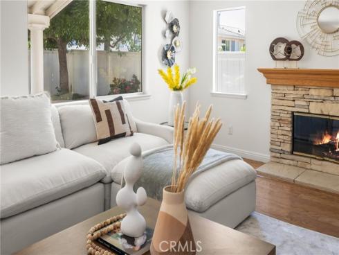 40 Calais , Irvine, CA