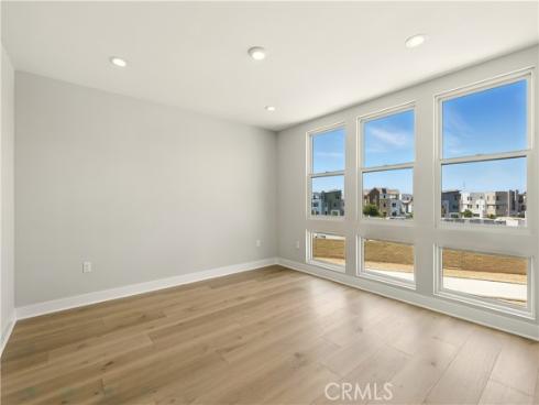 208 Stage , Irvine, CA