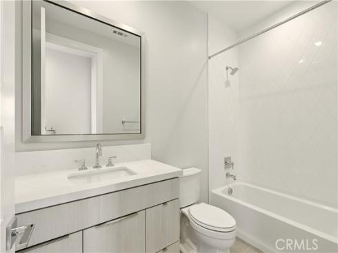 208 Stage , Irvine, CA