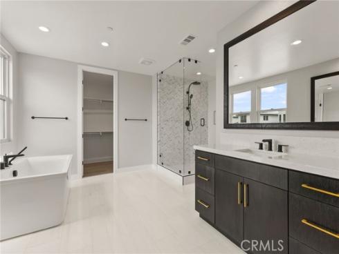 204 Stage , Irvine, CA