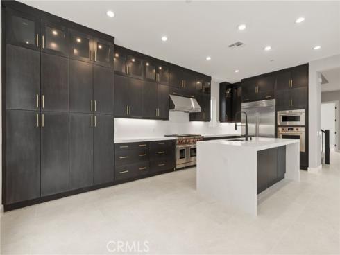 204 Stage , Irvine, CA