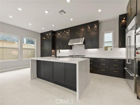 204 Stage , Irvine, CA