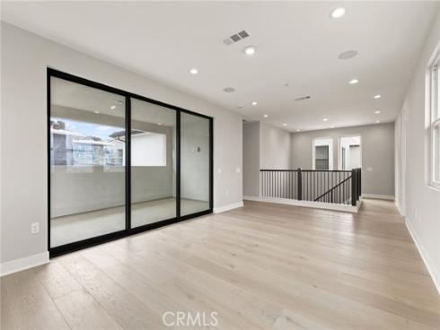 204 Stage , Irvine, CA