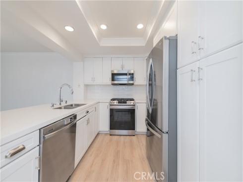 61 Greenfield 68 , Irvine, CA