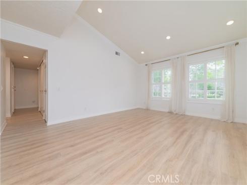 61 Greenfield 68 , Irvine, CA