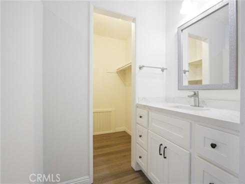 326 Streamwood , Irvine, CA