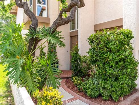 10  Lassen  , Irvine, CA