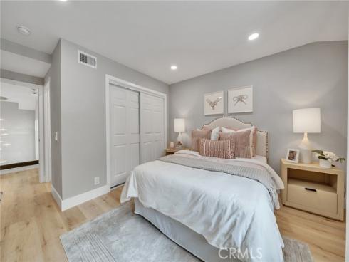 10  Lassen  , Irvine, CA