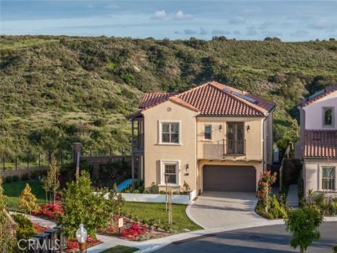 200  Canterbury  , Irvine, CA