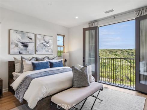 200  Canterbury  , Irvine, CA