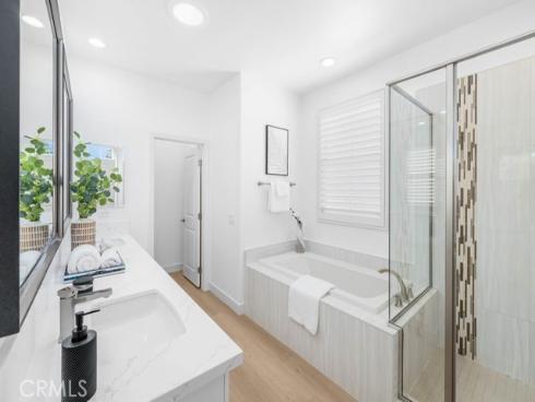 61 Jade Flower , Irvine, CA