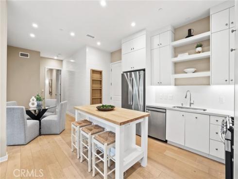 108  Coastal Gdn  , Irvine, CA