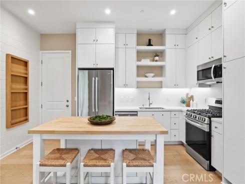 108  Coastal Gdn  , Irvine, CA