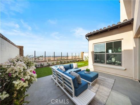 102 glydon , Irvine, CA