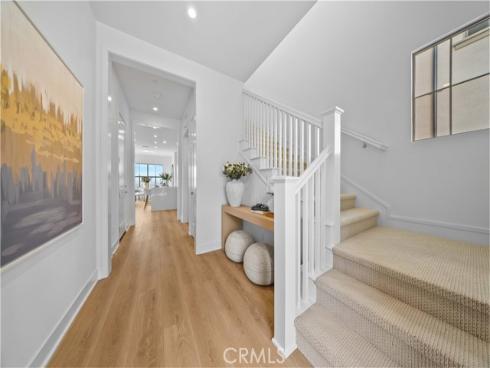 102 glydon , Irvine, CA