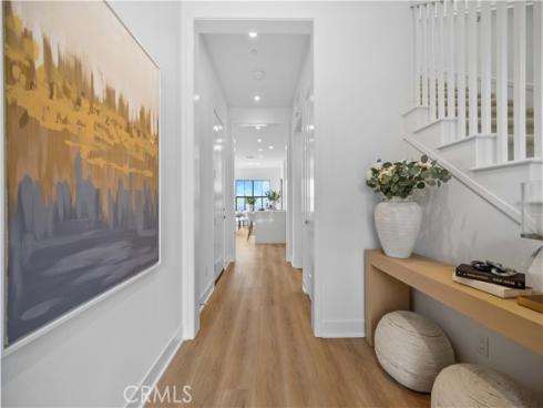 102 glydon , Irvine, CA