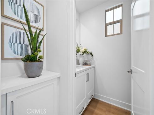 102 glydon , Irvine, CA