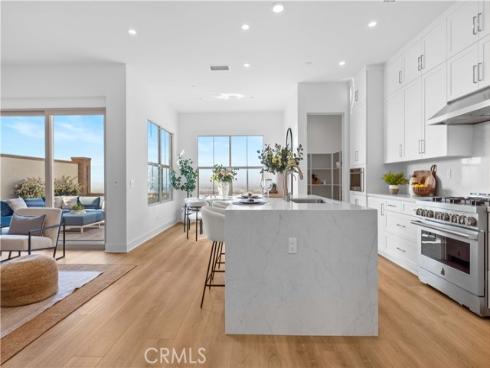 102 glydon , Irvine, CA