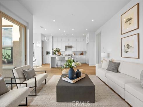 102 glydon , Irvine, CA