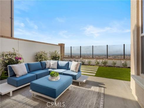 102 glydon , Irvine, CA