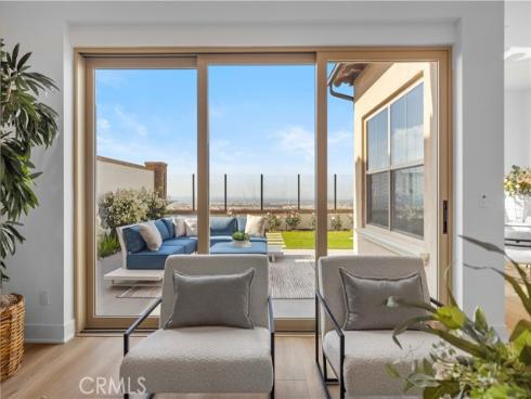 102 glydon , Irvine, CA