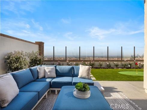 102 glydon , Irvine, CA