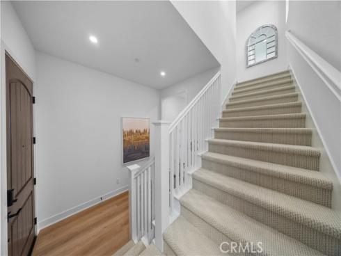 102 glydon , Irvine, CA