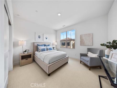 102 glydon , Irvine, CA