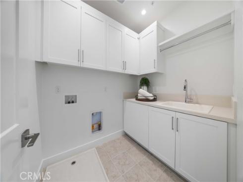 102 glydon , Irvine, CA